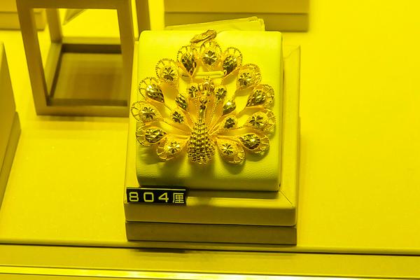 Luxury по-китайски, или прилавки ювелирных в&nbsp;Гонконге