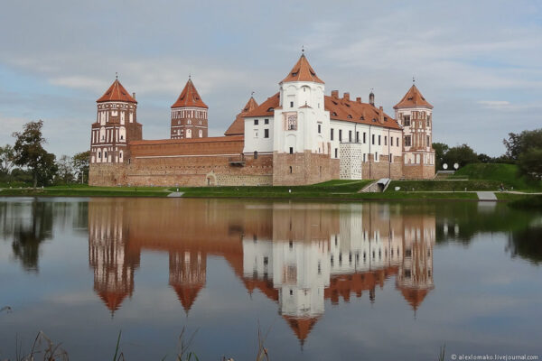 Замок Мир