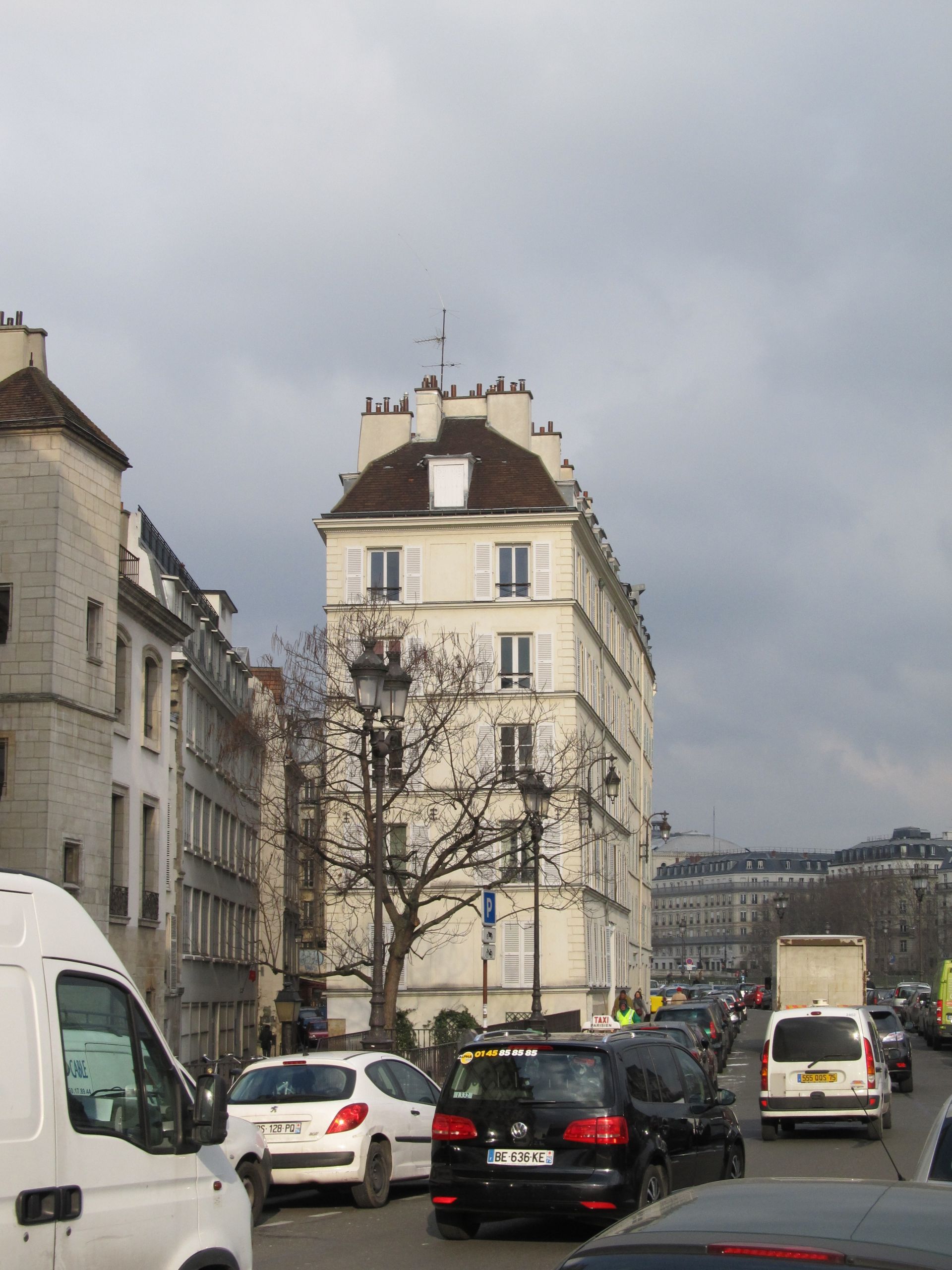 Прогулки вокруг Нотр Дам де Пари