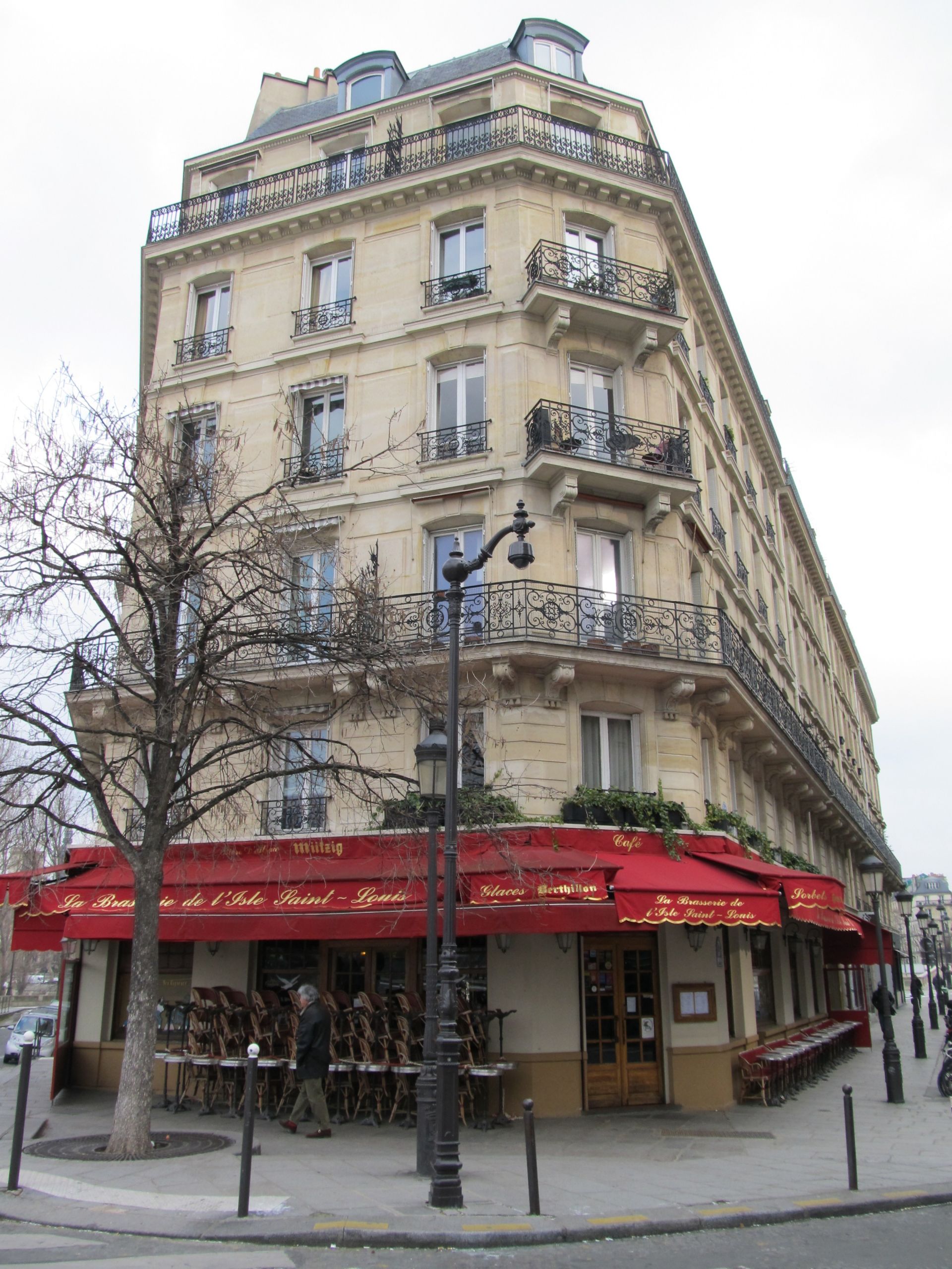 Прогулки вокруг Нотр Дам де Пари